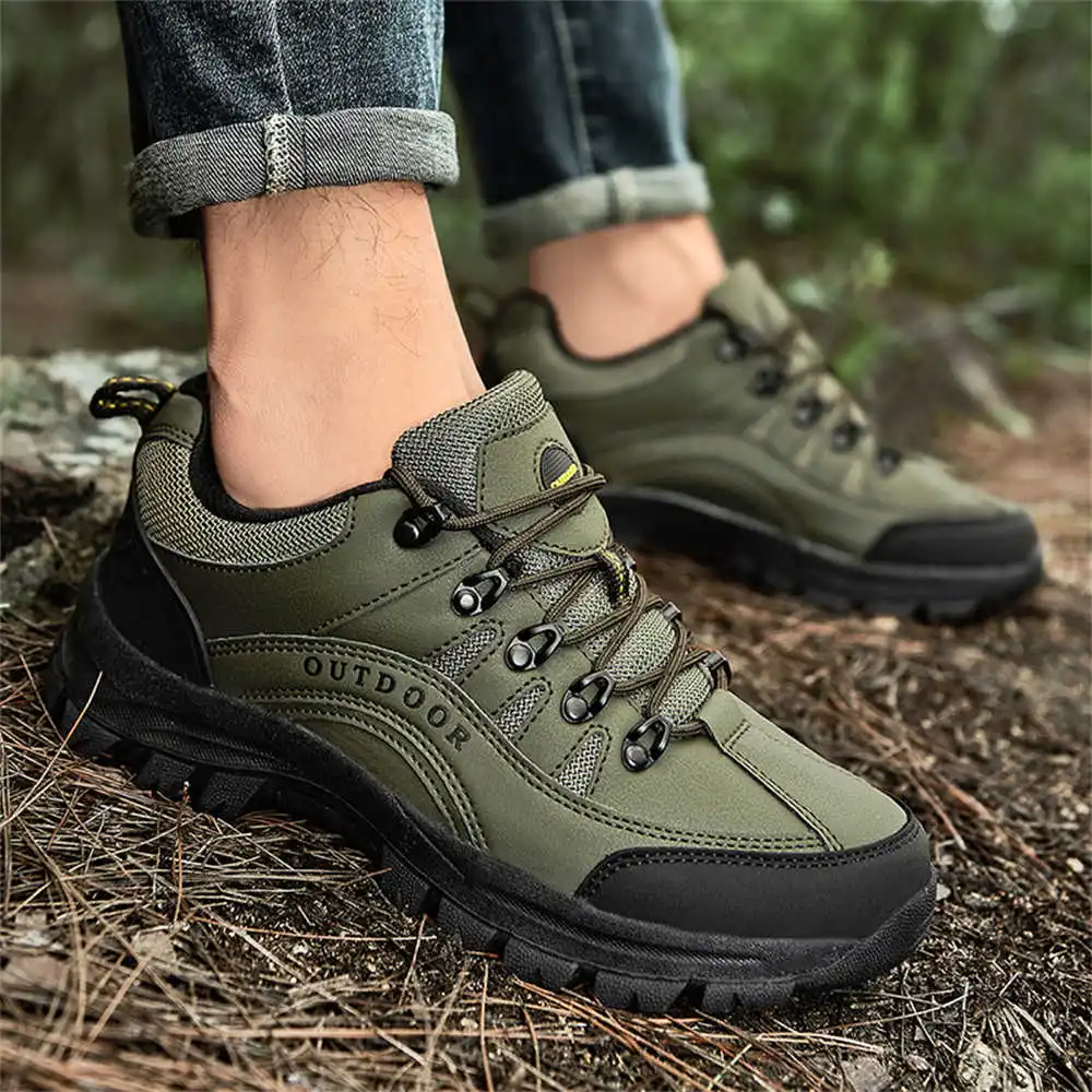 Homens e Mulheres Andando Sapa - Women Shoes Types Name avaliação e preço